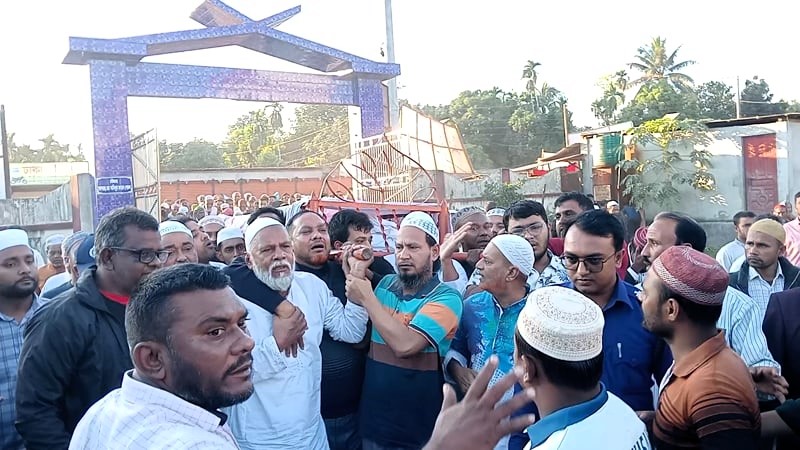 প্যারোলে মুক্তি পেয়ে বিএনপি নেতার জানাজায় যুবলীগ নেতা